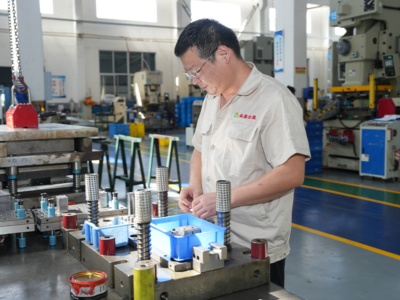 অ্যালুমিনিয়াম স্ট্যাম্পিং পরিপূর্ণতা - অ্যালুমিনিয়াম স্ট্যাম্পিং অংশগুলির যথার্থতা গঠন